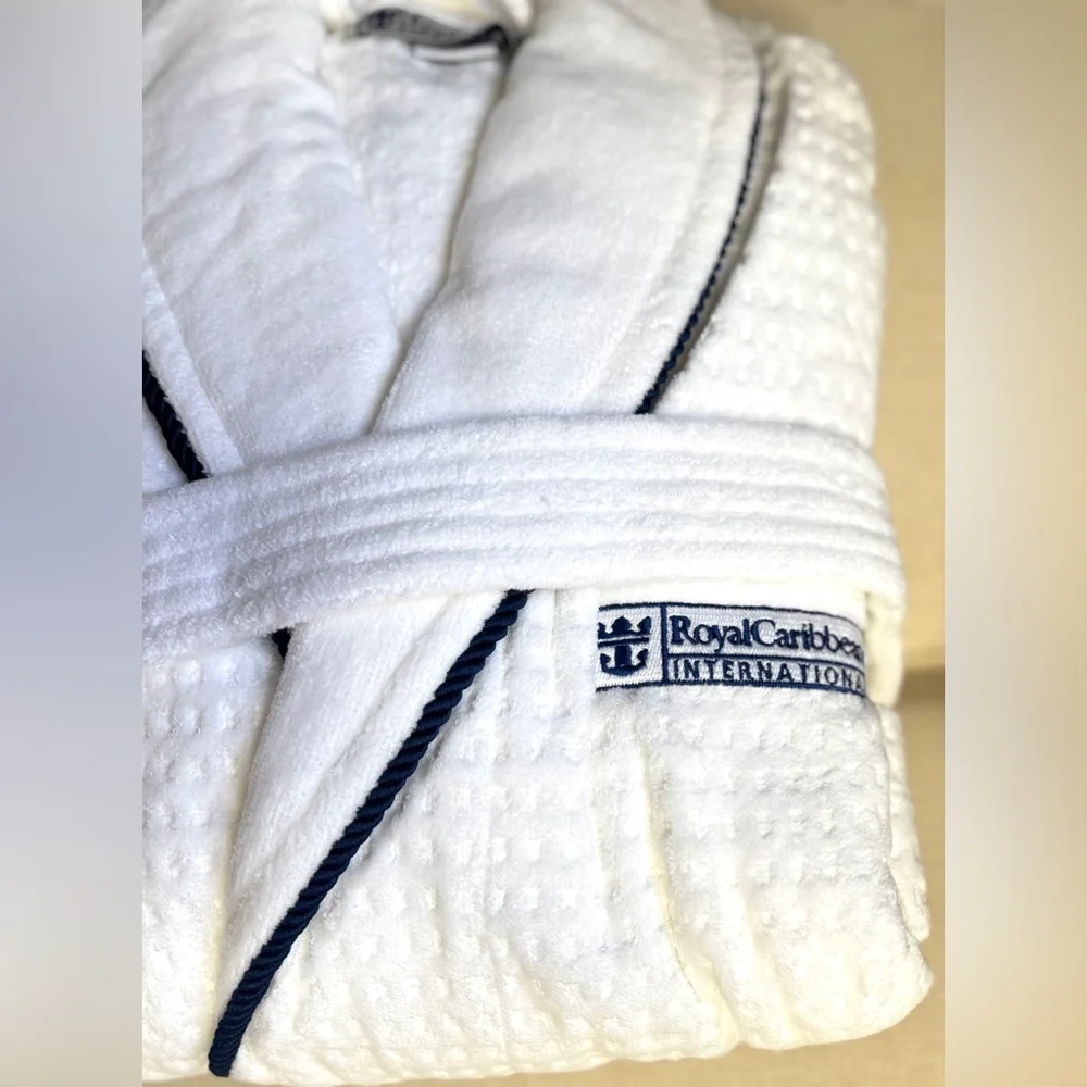 NWT Vintage Royal Caribbean White Bathrobe with Navy Piping - Picture 4 of 5